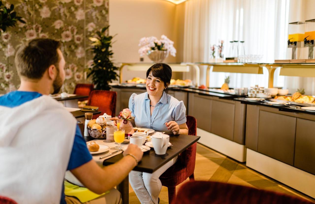 Hotel Neues Tor Бад Вимпфен Екстериор снимка