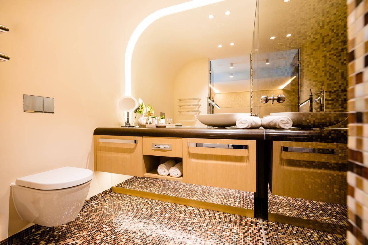 Hotel Neues Tor Бад Вимпфен Екстериор снимка